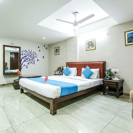 Hotel Seven Ахмедабад Экстерьер фото