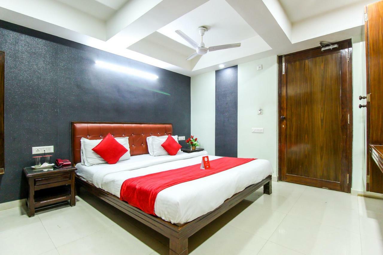 Hotel Seven Ахмедабад Экстерьер фото